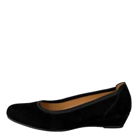 02.690.47 Black