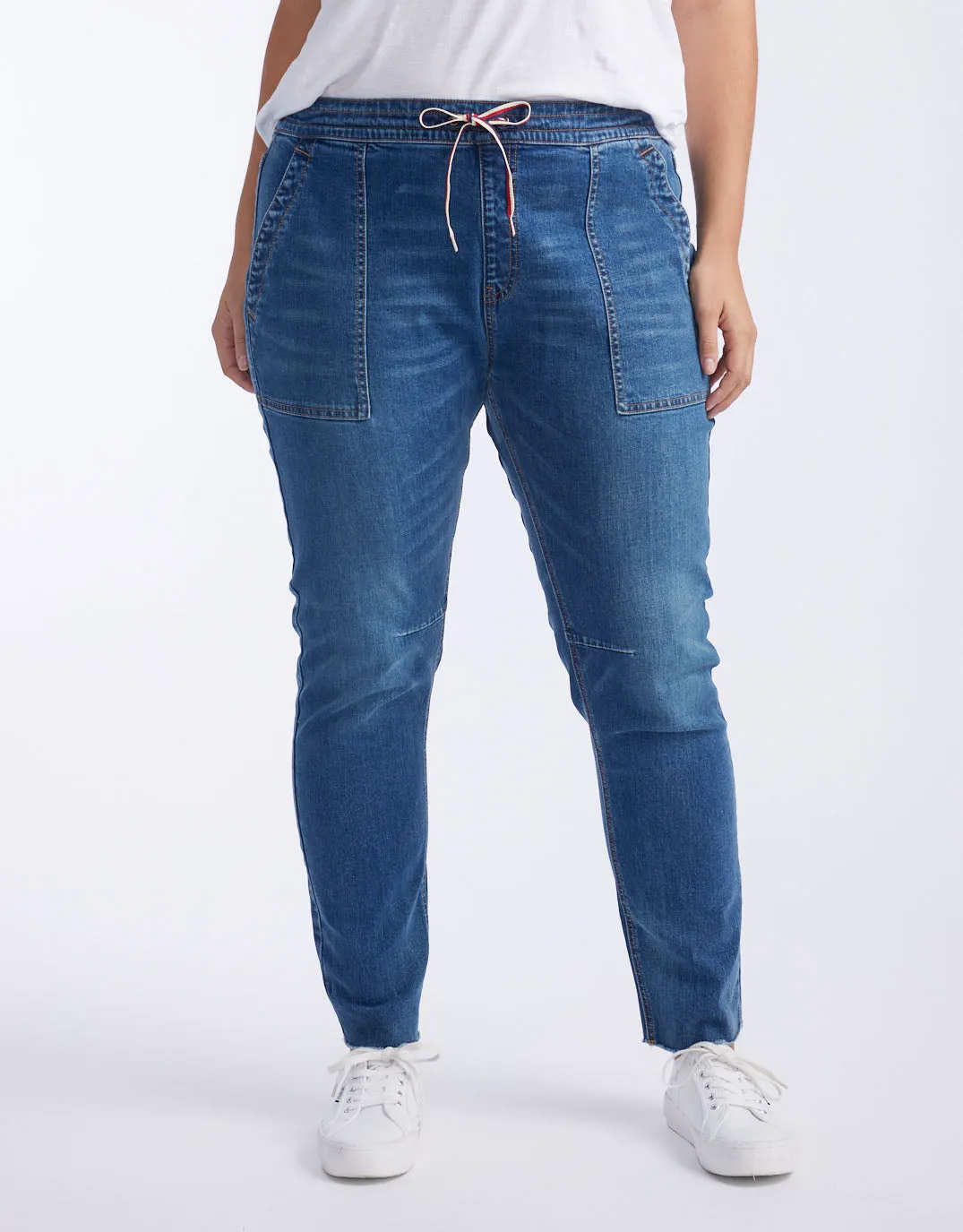Cara Raw Hem Denim Jogger - Dark Wash